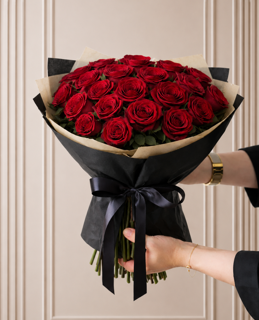 ESSENTIAL  (24 roses)
